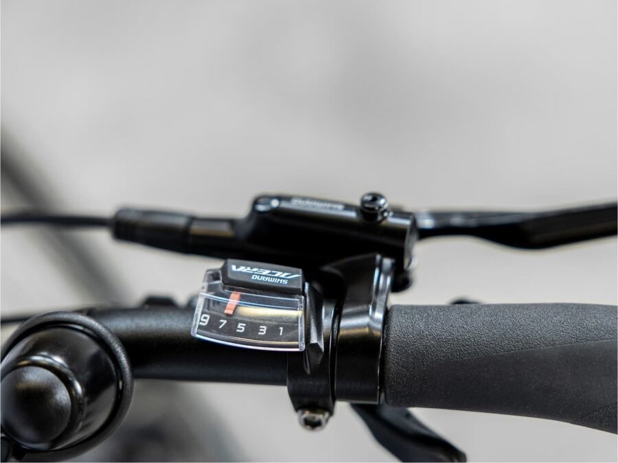 Vélo Électrique Trek Verve+ 2 Stagger Shimano Acera/Altus 9V 300 Wh Noir 2023