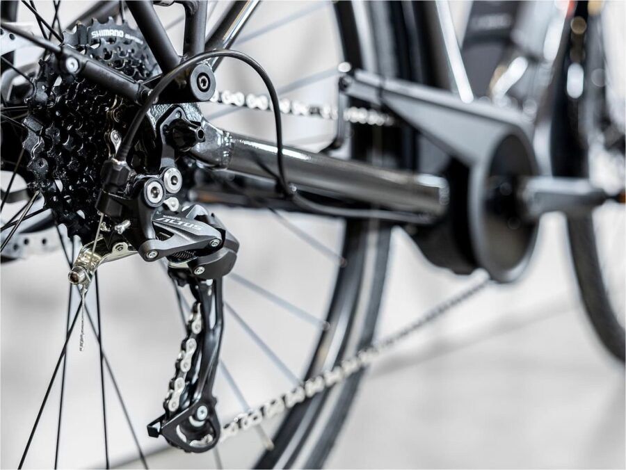 Vélo Électrique Trek Verve+ 2 Stagger Shimano Acera/Altus 9V 300 Wh Noir 2023