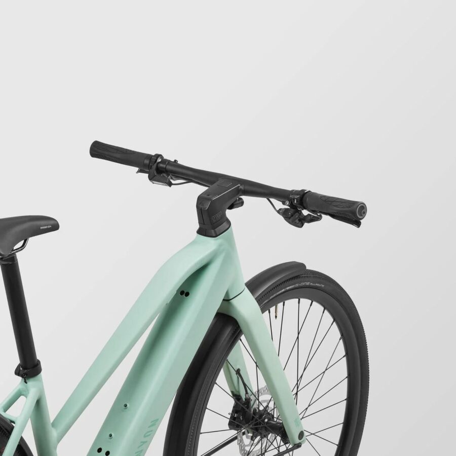 Vélo de ville électrique Canyon Commuter:ON 7 mid-step